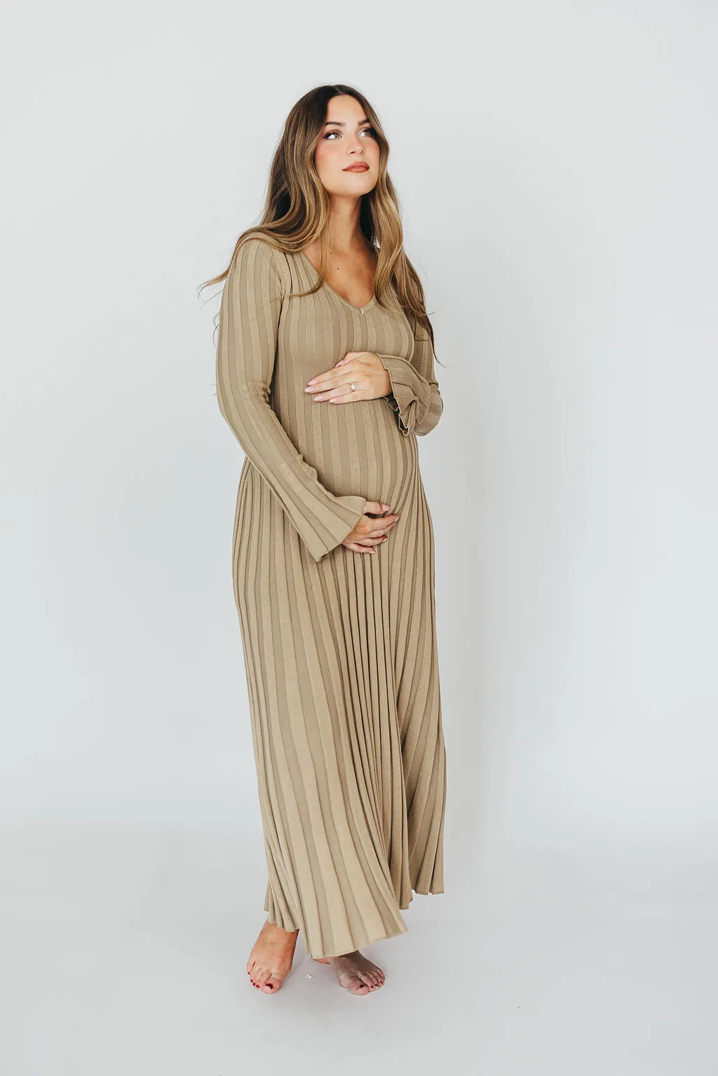 Hadley Long Sleeve V-Neck Knit Maxi Dress in Dune